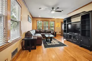 5758 N Moody Ave, Chicago, IL 60646 - Photo 4