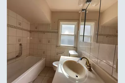 8842 S Cregier Avenue, Chicago, IL 60617 - Photo 8