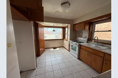 8842 S Cregier Avenue, Chicago, IL 60617 - Photo 6