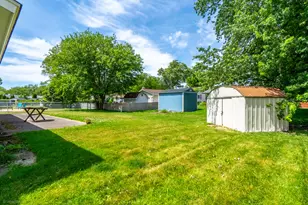 214 Greenbriar St, Elk Grove Village, IL 60007 - Photo 32