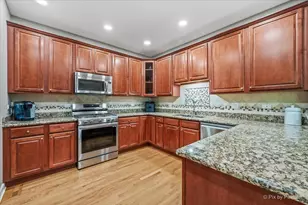 1515 Stonegate Manor, Mount Prospect, IL 60056 - Photo 12