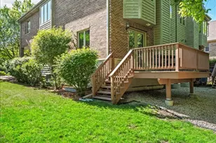 1515 Stonegate Manor, Mount Prospect, IL 60056 - Photo 4