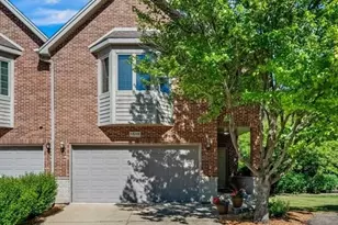 1515 Stonegate Manor, Mount Prospect, IL 60056 - Photo 1