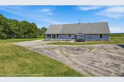 8705 E Pine Bluff Road, Coal City, IL 60416 - Photo 32