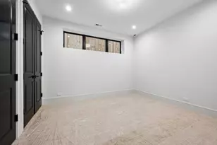 2214 W Oakdale Ave, Chicago, IL 60618 - Photo 36