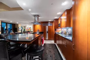 111 W Maple St, Chicago, IL 60610 - Photo 56