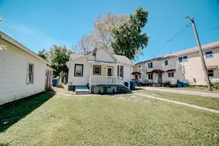 424 N 2nd St, Watseka, IL 60970 - Photo 4