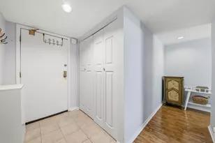 2100 Valencia Dr, Northbrook, IL 60062 - Photo 2