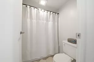 2100 Valencia Dr, Northbrook, IL 60062 - Photo 12