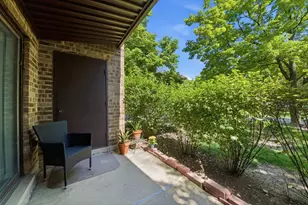 2100 Valencia Dr, Northbrook, IL 60062 - Photo 18