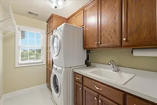 21250 S Redwood Ln, Shorewood, IL 60404 - Photo 32