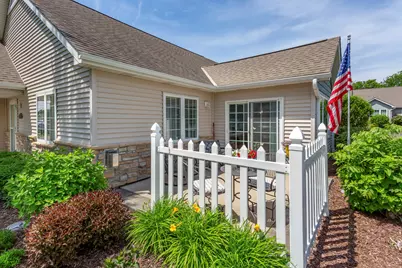 2035 Somerset Lane #2035, Sycamore, IL 60178 - Photo 2