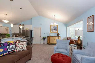2035 Somerset Ln, Sycamore, IL 60178 - Photo 8