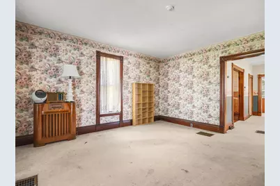 927 E Lincoln Avenue, Belvidere, IL 61008 - Photo 4