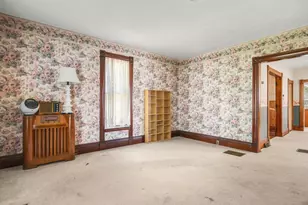 927 E Lincoln Ave, Belvidere, IL 61008 - Photo 4