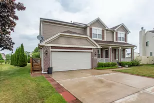 39689 Lynsee Ct, Beach Park, IL 60083 - Photo 2