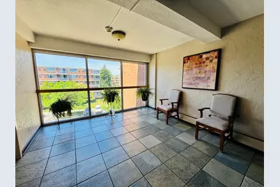 2211 S Stewart Avenue #4D, Lombard, IL 60148 - Photo 2