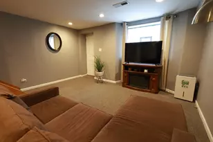 3651 S Giles Ave, Chicago, IL 60653 - Photo 12