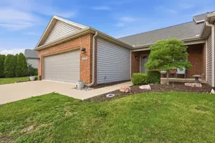 2526 Windward Blvd, Champaign, IL 61821 - Photo 2