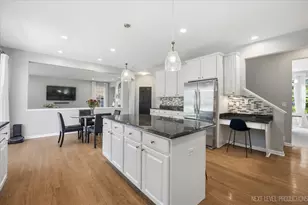 8325 Watson Cir, Lakewood, IL 60014 - Photo 10