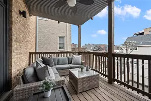 636 N Racine Ave, Chicago, IL 60642 - Photo 22