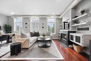 636 N Racine Ave, Chicago, IL 60642 - Photo 2