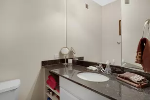 33 W Ontario St, Chicago, IL 60654 - Photo 16
