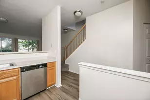 2943 Kentshire Cir, Naperville, IL 60564 - Photo 8