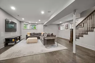 652 W Sheridan Rd, Chicago, IL 60613 - Photo 42