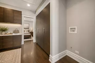 652 W Sheridan Rd, Chicago, IL 60613 - Photo 32