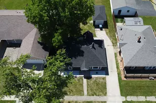 443 S 6th St, Watseka, IL 60970 - Photo 6