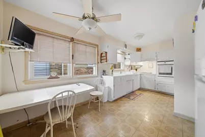 8135 Keating Avenue, Skokie, IL 60076 - Photo 12