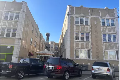 2148 S Gunderson Avenue #340, Berwyn, IL 60402 - Photo 1