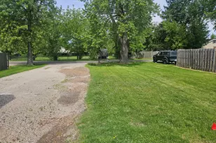 39101 N Walnut St, Lake Villa, IL 60046 - Photo 2