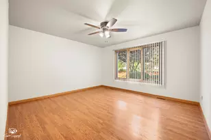 8740 Bally Castle Ln, Tinley Park, IL 60487 - Photo 12