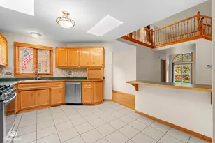 8740 Bally Castle Ln, Tinley Park, IL 60487 - Photo 6