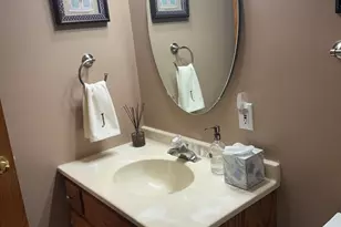 1609 Lorraine Dr, Sandwich, IL 60548 - Photo 8