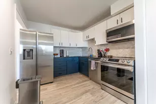 10015 Beverly Dr, Skokie, IL 60076 - Photo 6