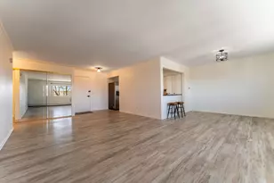 10015 Beverly Dr, Skokie, IL 60076 - Photo 4