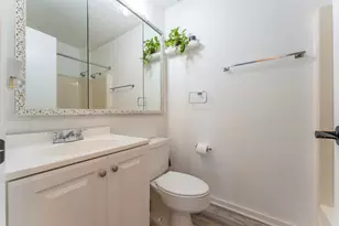 10015 Beverly Dr, Skokie, IL 60076 - Photo 16