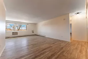 10015 Beverly Dr, Skokie, IL 60076 - Photo 2