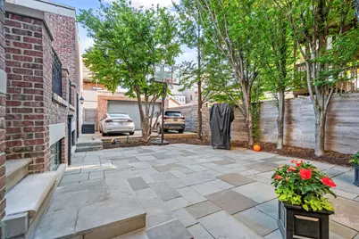 1331 W Wolfram Street, Chicago, IL 60657 - Photo 34