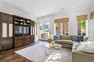 1331 W Wolfram St, Chicago, IL 60657 - Photo 12