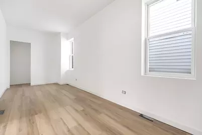 8528 S Escanaba Avenue, Chicago, IL 60617 - Photo 14