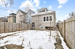 8528 S Escanaba Ave, Chicago, IL 60617 - Photo 24