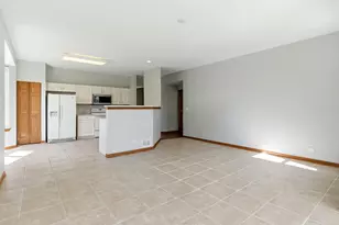 1967 Holloway Ct, Aurora, IL 60502 - Photo 10