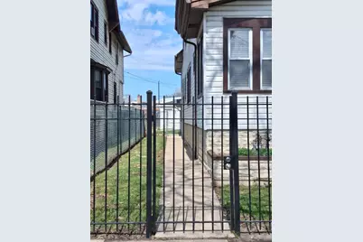 [Address not provided], Chicago, IL 60628 - Photo 2