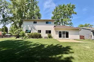 34 Highbury Dr, Elgin, IL 60120 - Photo 4