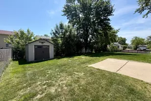 34 Highbury Dr, Elgin, IL 60120 - Photo 6