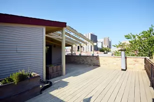 622 W Briar Pl, Chicago, IL 60657 - Photo 28
